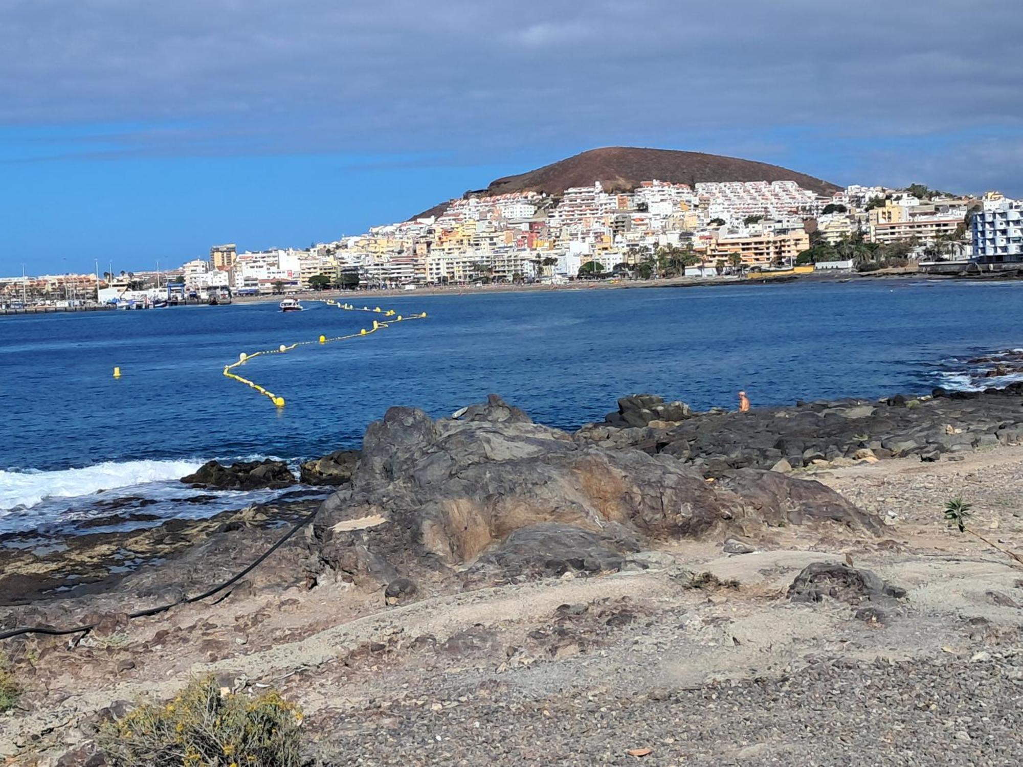 Beach 400Mtr, Top Of Mountain With Spectacular Surround View 200Mtr Los Cristianos  Kültér fotó