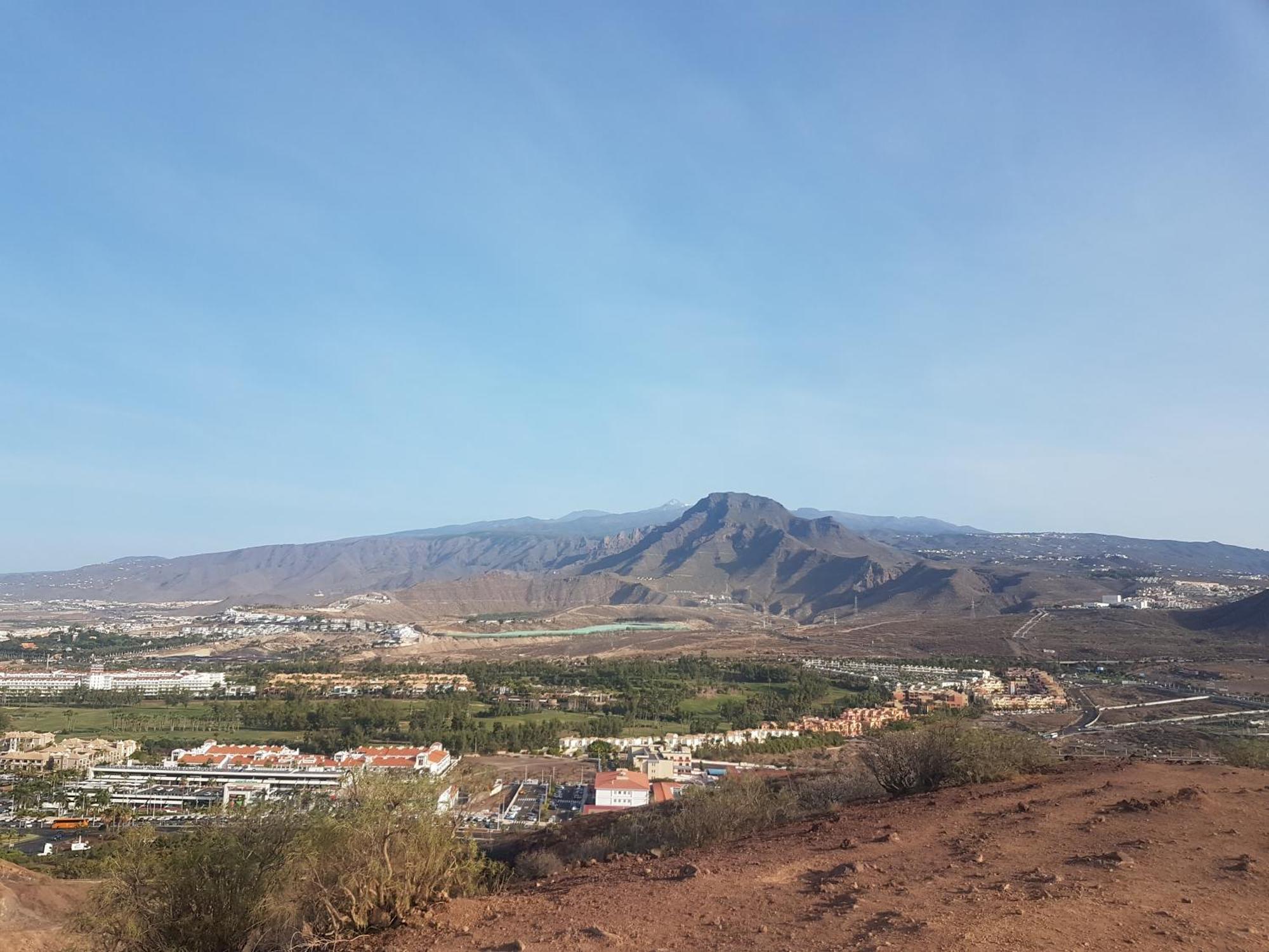 Beach 400Mtr, Top Of Mountain With Spectacular Surround View 200Mtr Los Cristianos  Kültér fotó